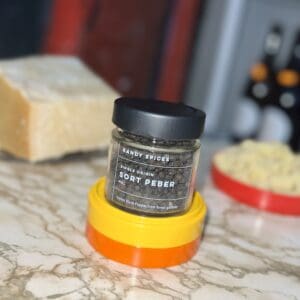 Sort peber – Kandy Spices front